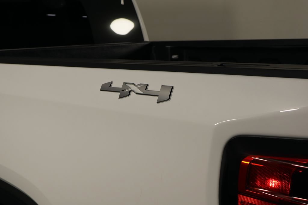Used 2025 GMC Sierra 1500 SLT AWD/4WD image 40