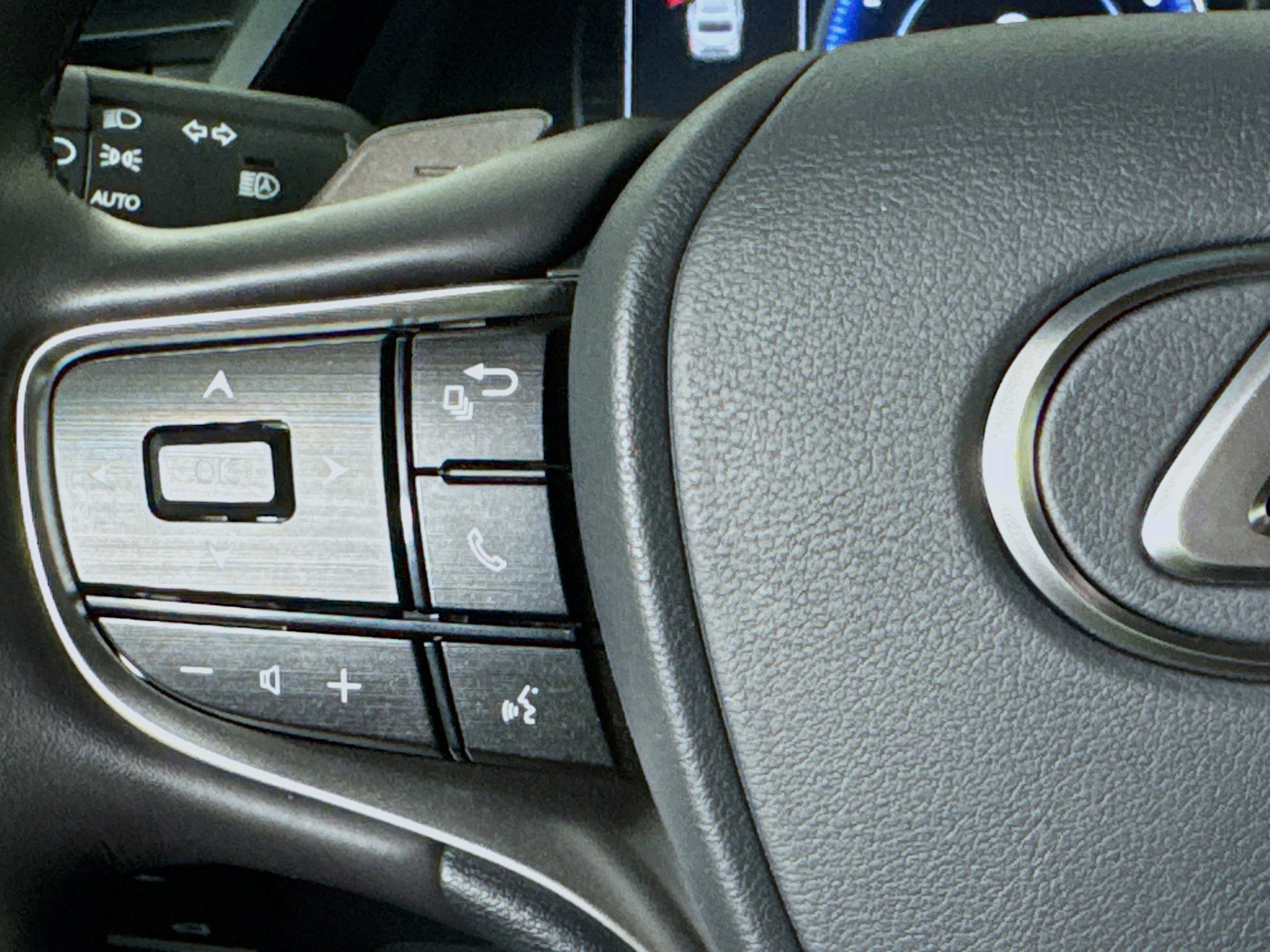 Used 2024 Lexus ES 350 w/ Premium Package image 13