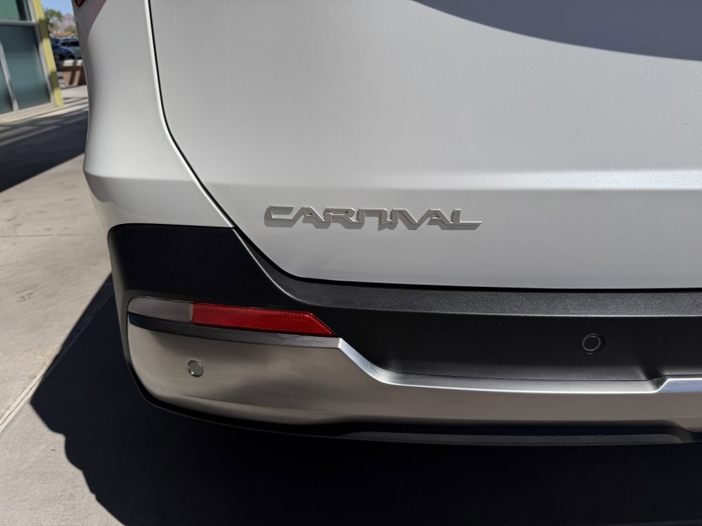 Used 2026 Kia Carnival SX FWD image 14