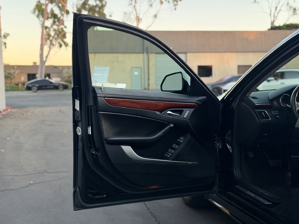 Used 2010 Cadillac CTS Luxury image 11