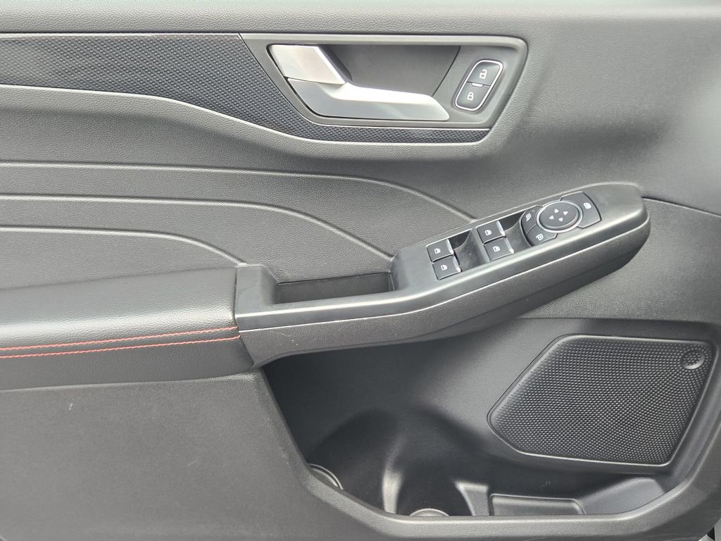Used 2025 Ford Escape ST-Line image 34