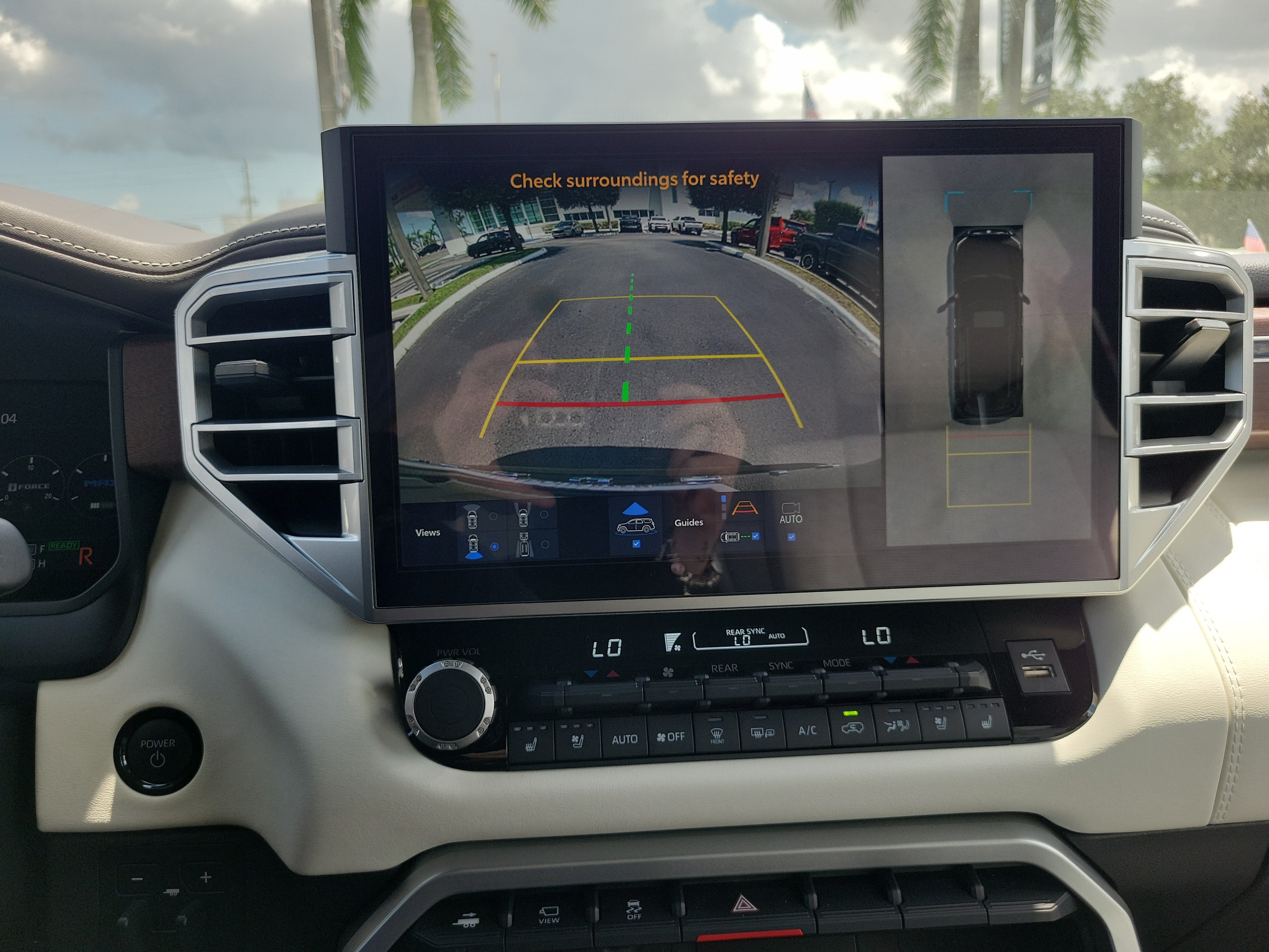 Used 2025 Toyota Sequoia Capstone AWD/4WD image 27