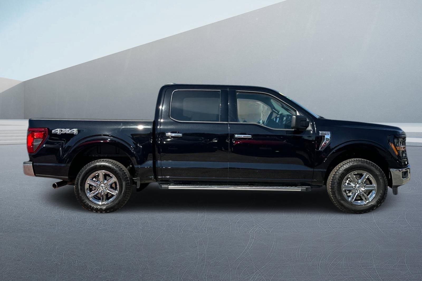 Used 2025 Ford F150 XLT w/ Equipment Group 301A Standard image 3