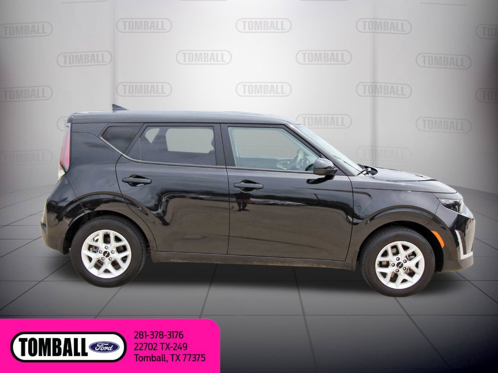 Used 2025 Kia Soul LX w/ LX Technology Package FWD image 9