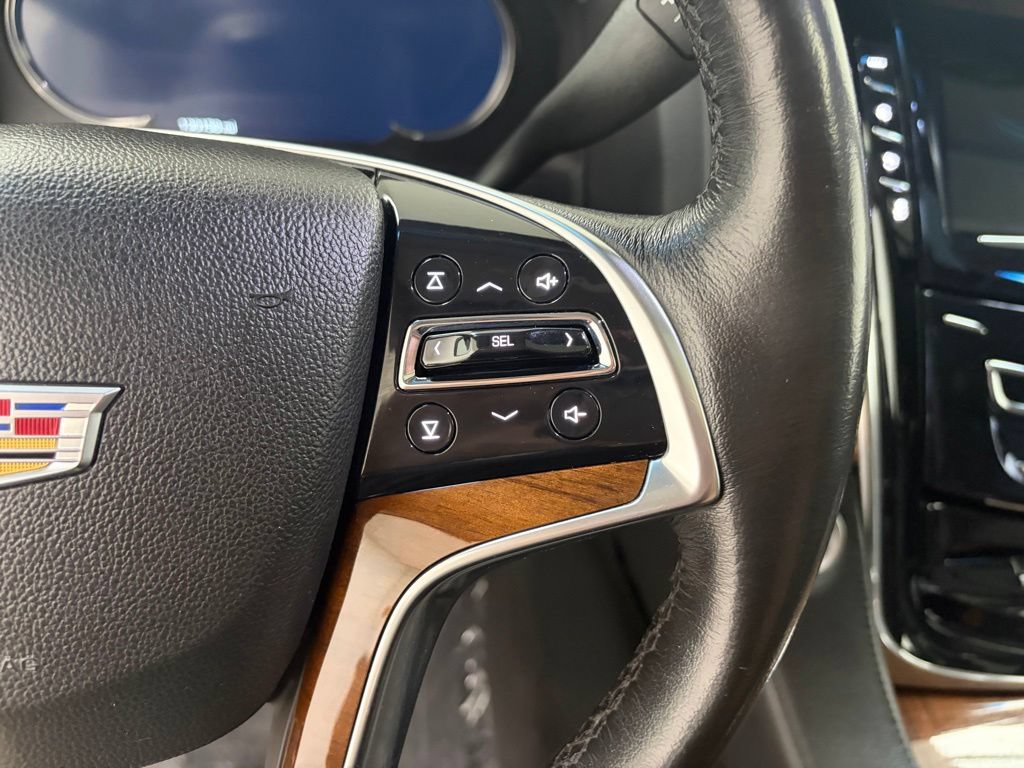 Used 2017 Cadillac Escalade ESV Luxury AWD/4WD image 17