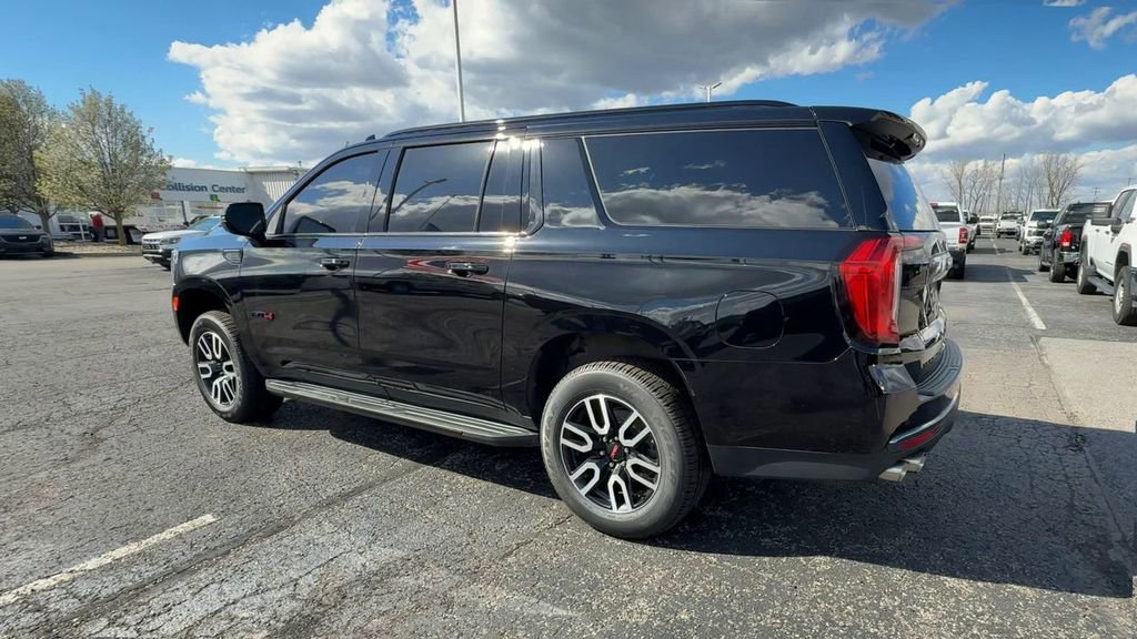 Used 2022 GMC Yukon XL AT4 AWD/4WD image 6
