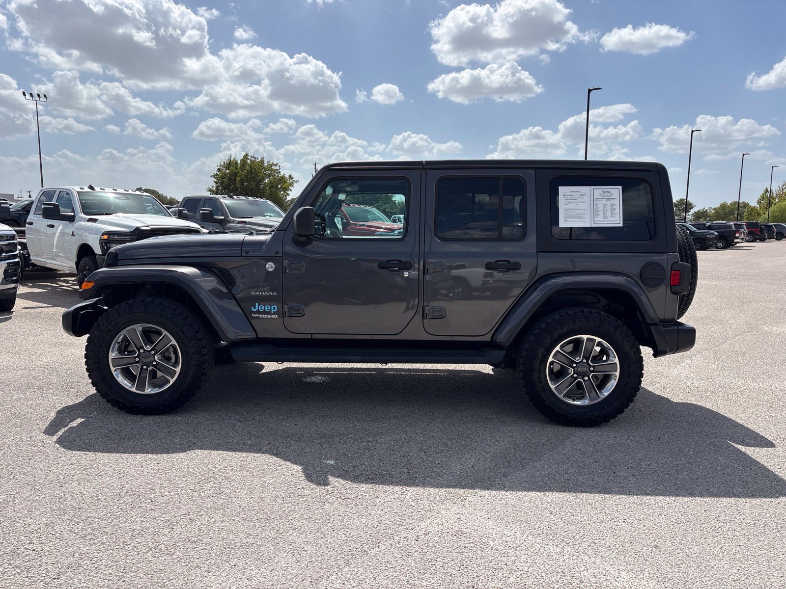 Used 2020 Jeep Wrangler Unlimited Sahara w/ Cold Weather Group AWD/4WD image 2