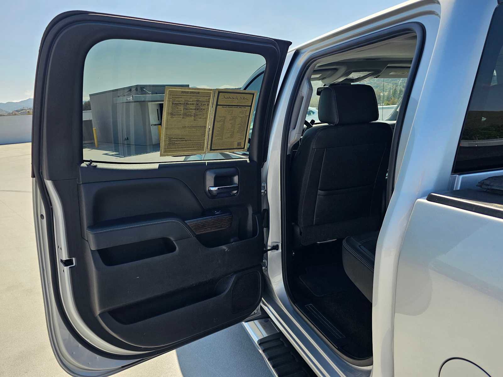 Used 2017 GMC Sierra 2500 Denali w/ Duramax Plus Package AWD/4WD image 15