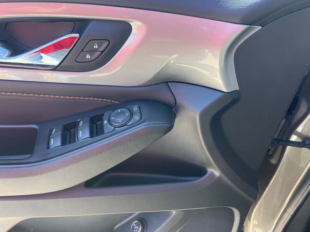 Used 2020 Chevrolet Traverse LT image 13