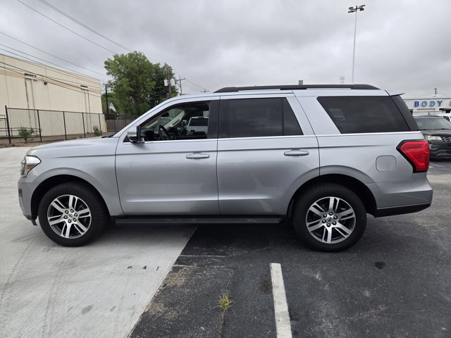 Certified 2024 Ford Expedition XLT image 5