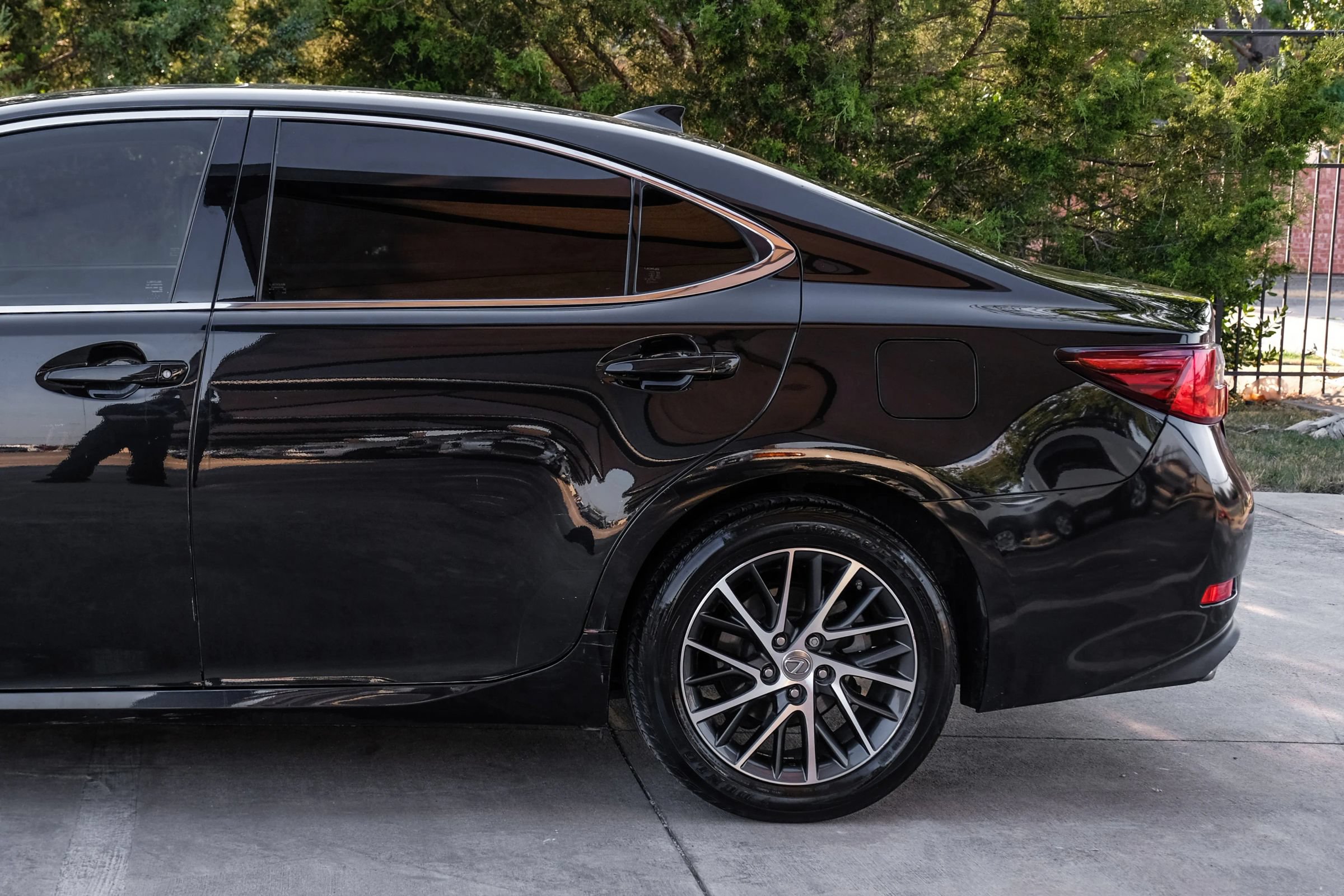 Used 2017 Lexus ES 350 w/ Luxury Package FWD image 14