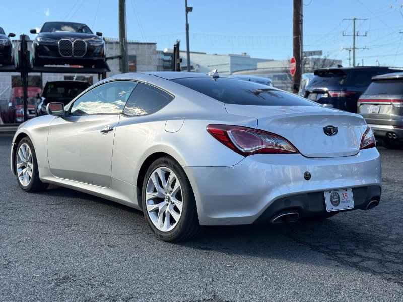 Used 2014 Hyundai Genesis 2.0T image 4
