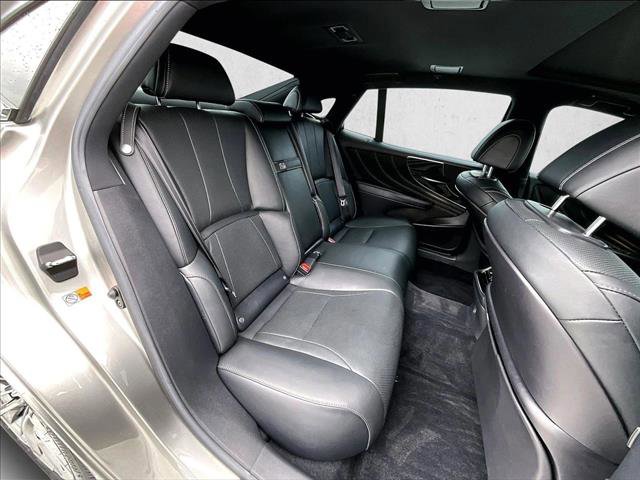 Used 2021 Lexus LS 500 w/ Accessory Package (Z2) RWD image 29