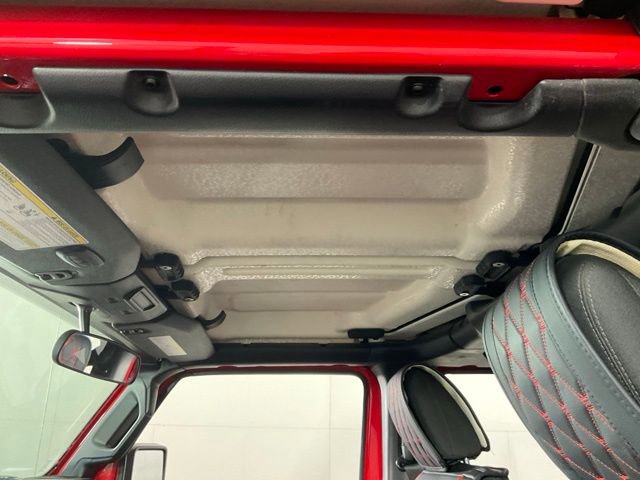 Used 2019 Jeep Wrangler Unlimited Sahara image 28