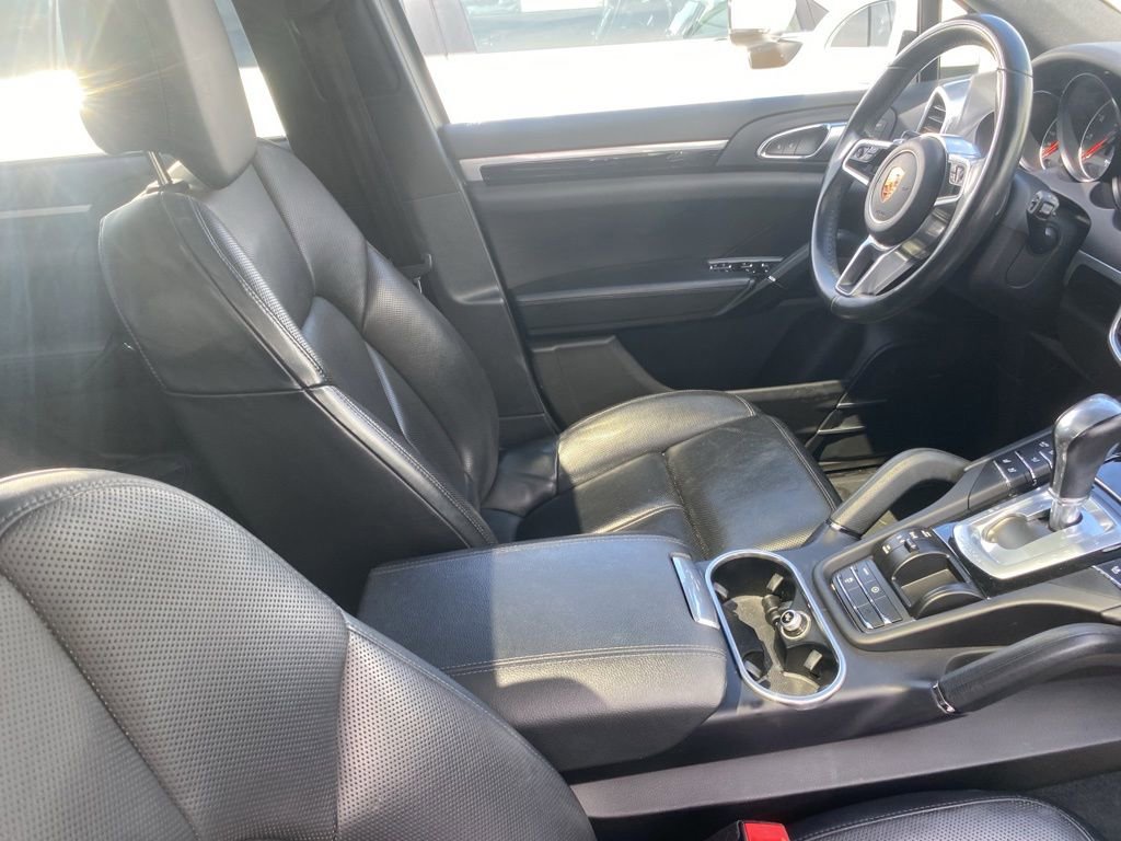 Used 2018 Porsche Cayenne AWD/4WD image 10