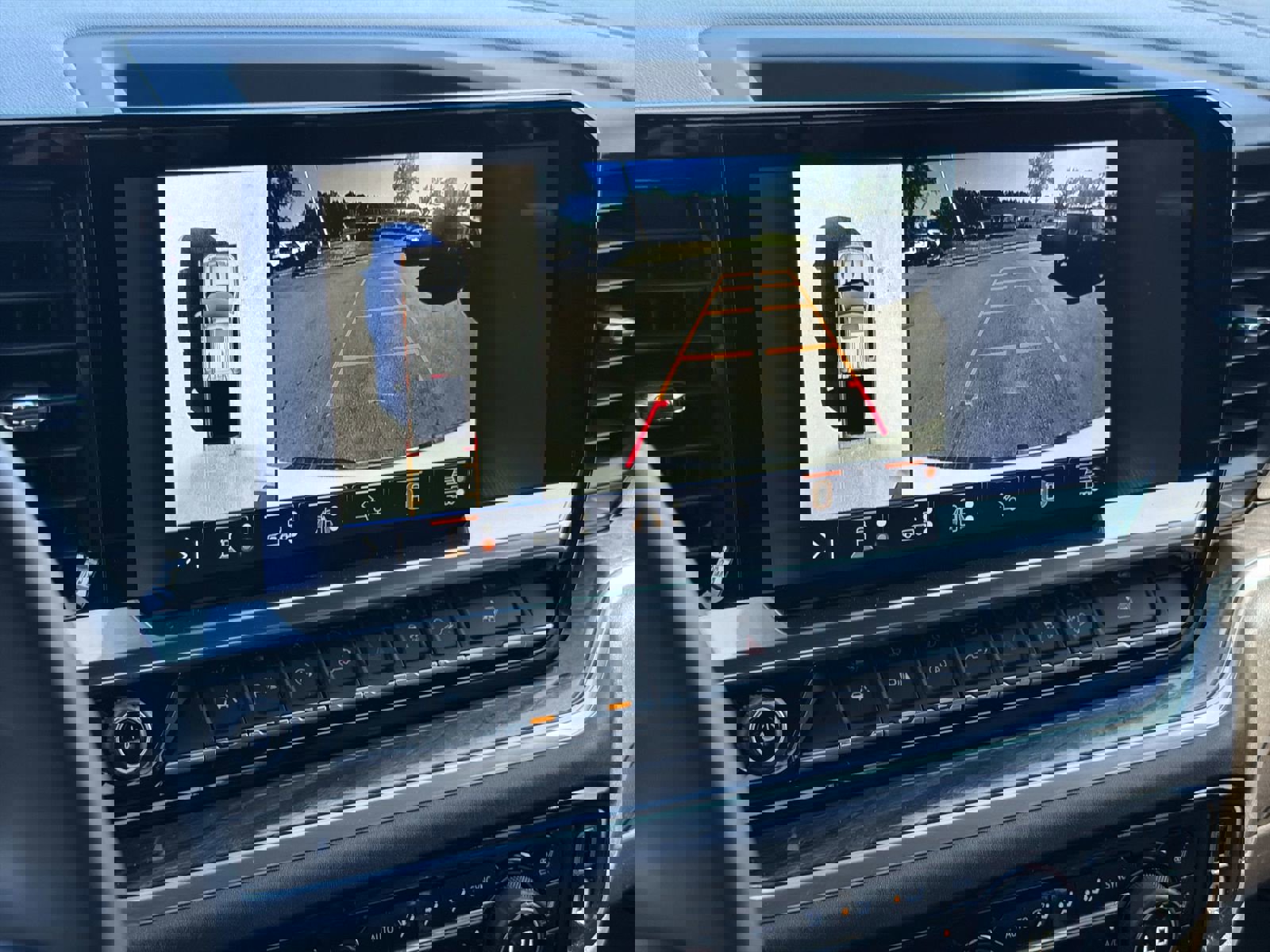 Used 2025 Chevrolet Silverado 1500 LTZ w/ LTZ Premium Package image 25