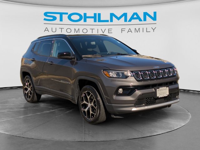 Used 2024 Jeep Compass Limited AWD/4WD image 3