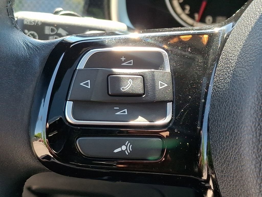 Used 2013 Volkswagen Beetle 2.0T FWD image 21