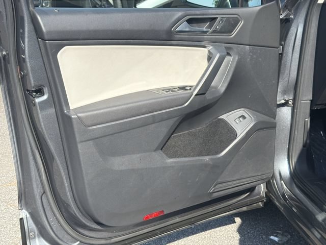 Used 2019 Volkswagen Tiguan SEL w/ 3rd Row Seat Package AWD/4WD image 12