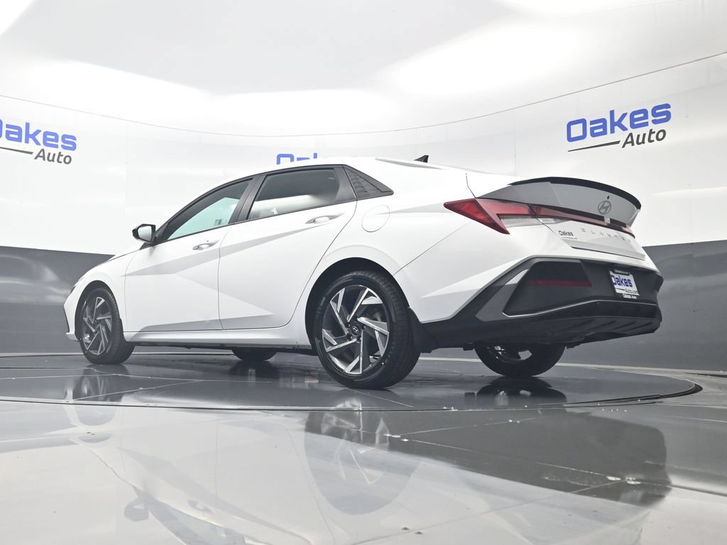 Used 2025 Hyundai Elantra Sport FWD image 37