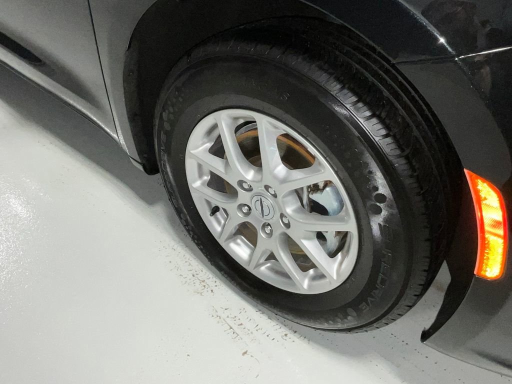 Used 2024 Chrysler Pacifica Touring-L image 10