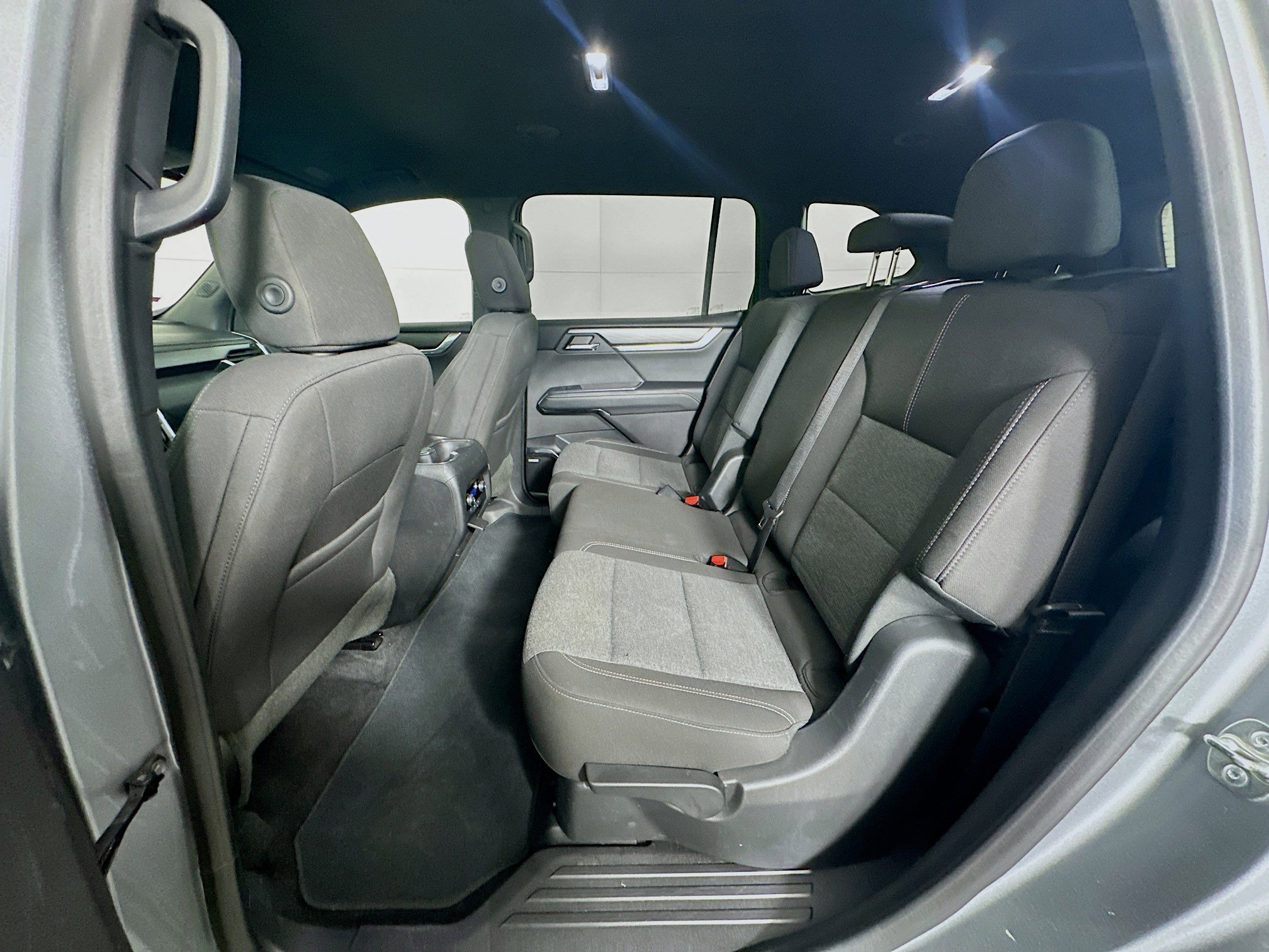 Used 2025 GMC Acadia Elevation image 29