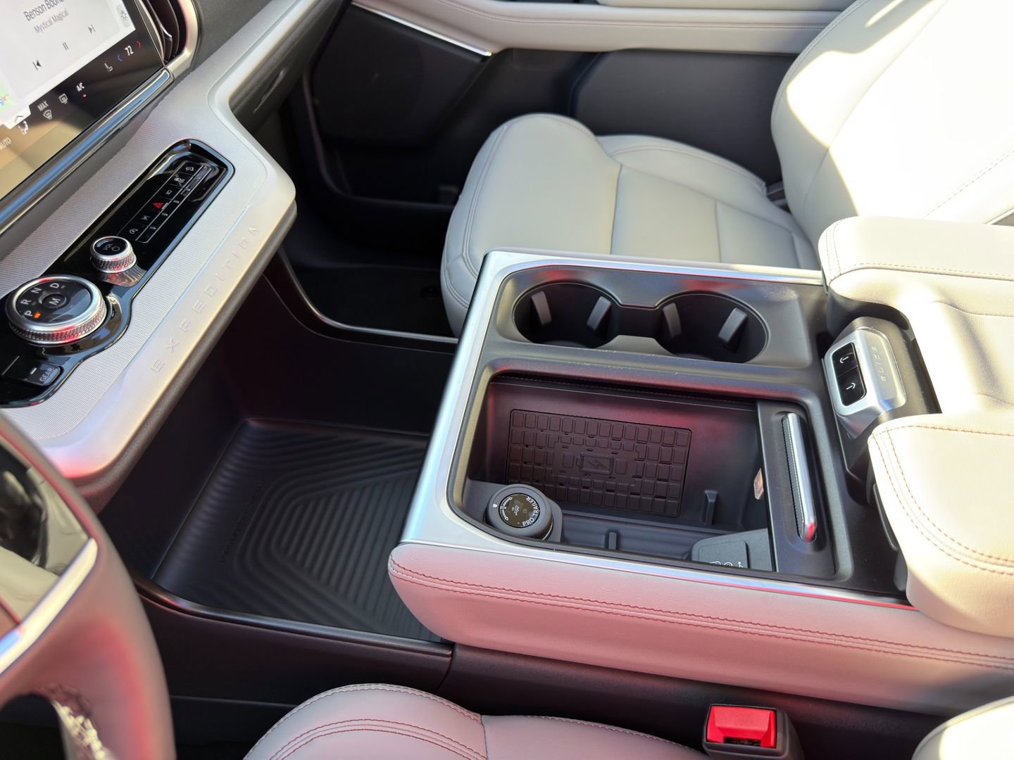 New 2025 Ford Expedition Active image 43