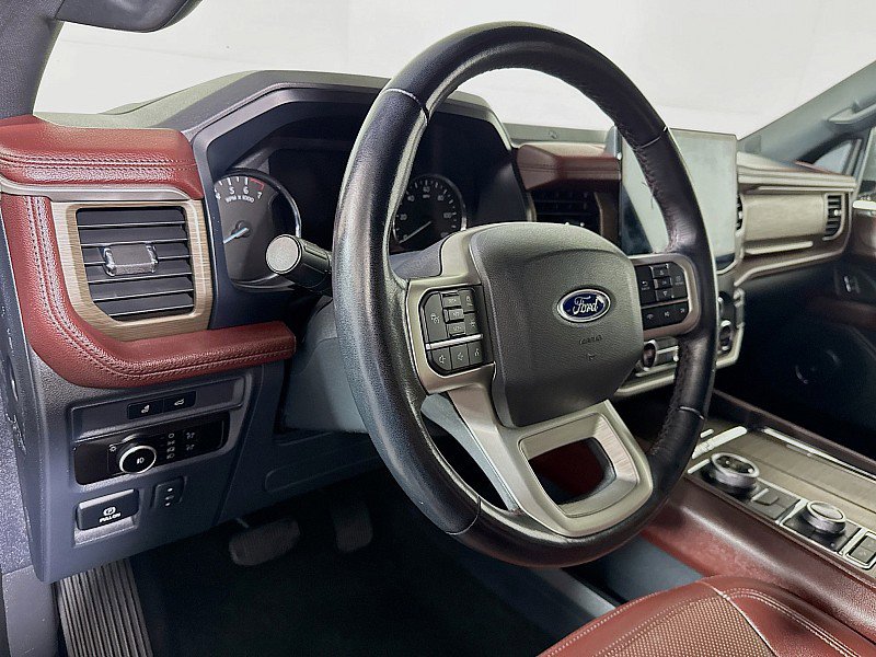 Used 2023 Ford Expedition Limited image 9
