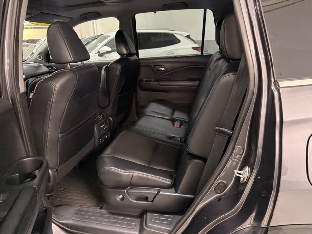 Used 2017 Honda Pilot Touring image 21