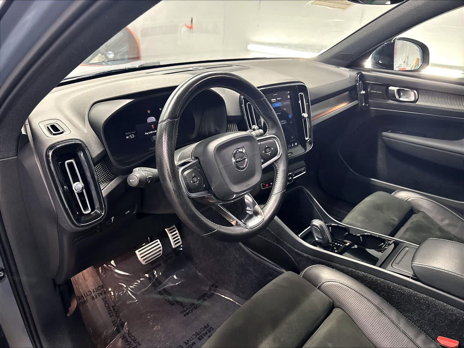 Used 2021 Volvo XC40 P8 Recharge w/ Advanced Package AWD/4WD image 16