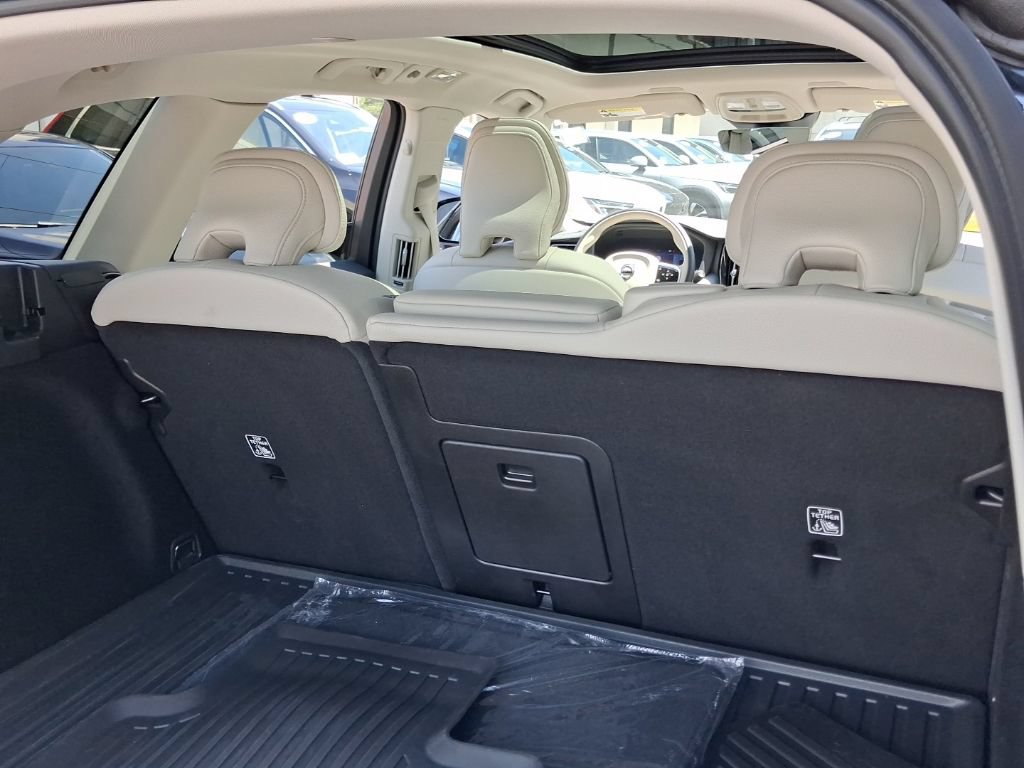 Certified 2024 Volvo XC60 B5 Core w/ Protection Package Premier AWD/4WD image 13