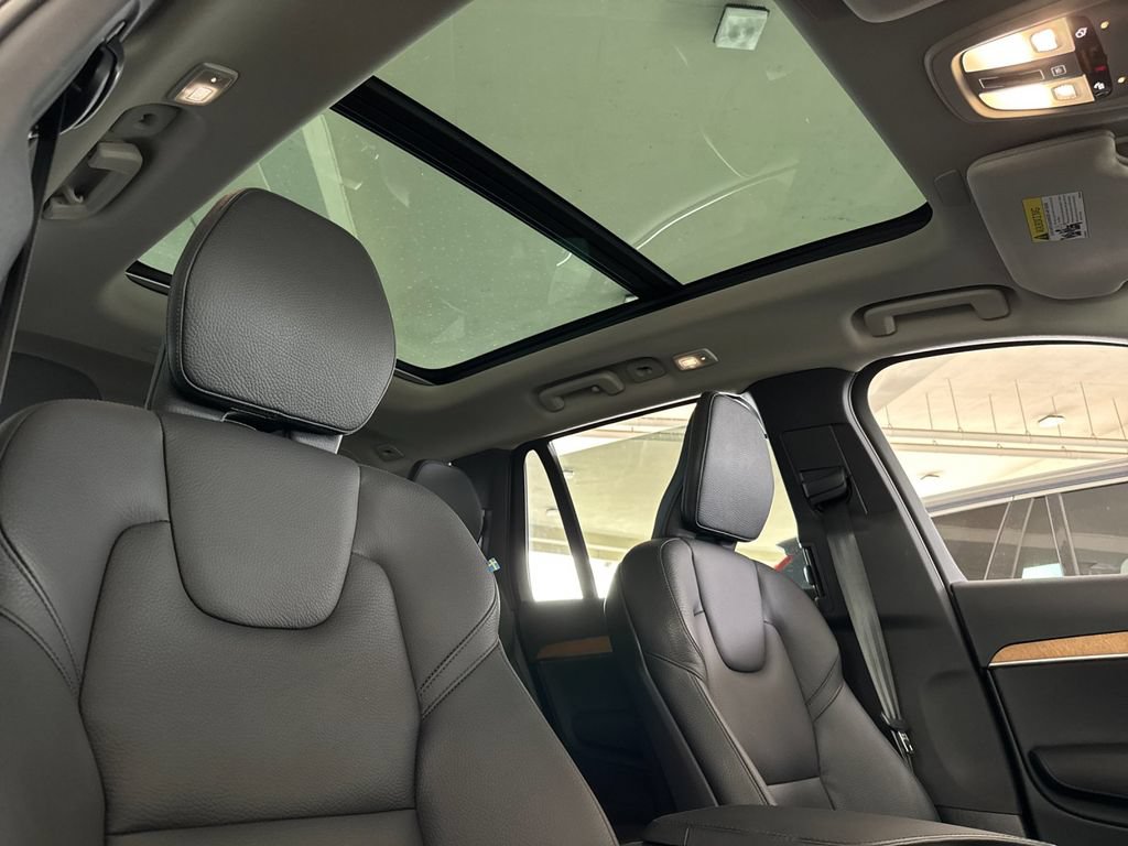 Certified 2023 Volvo XC90 B6 Plus w/ Protection Package Premier AWD/4WD image 17