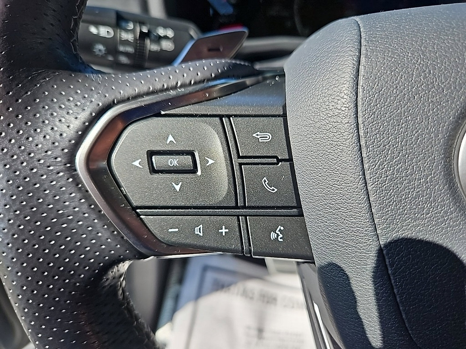 Used 2022 Lexus LX 600 F Sport image 25