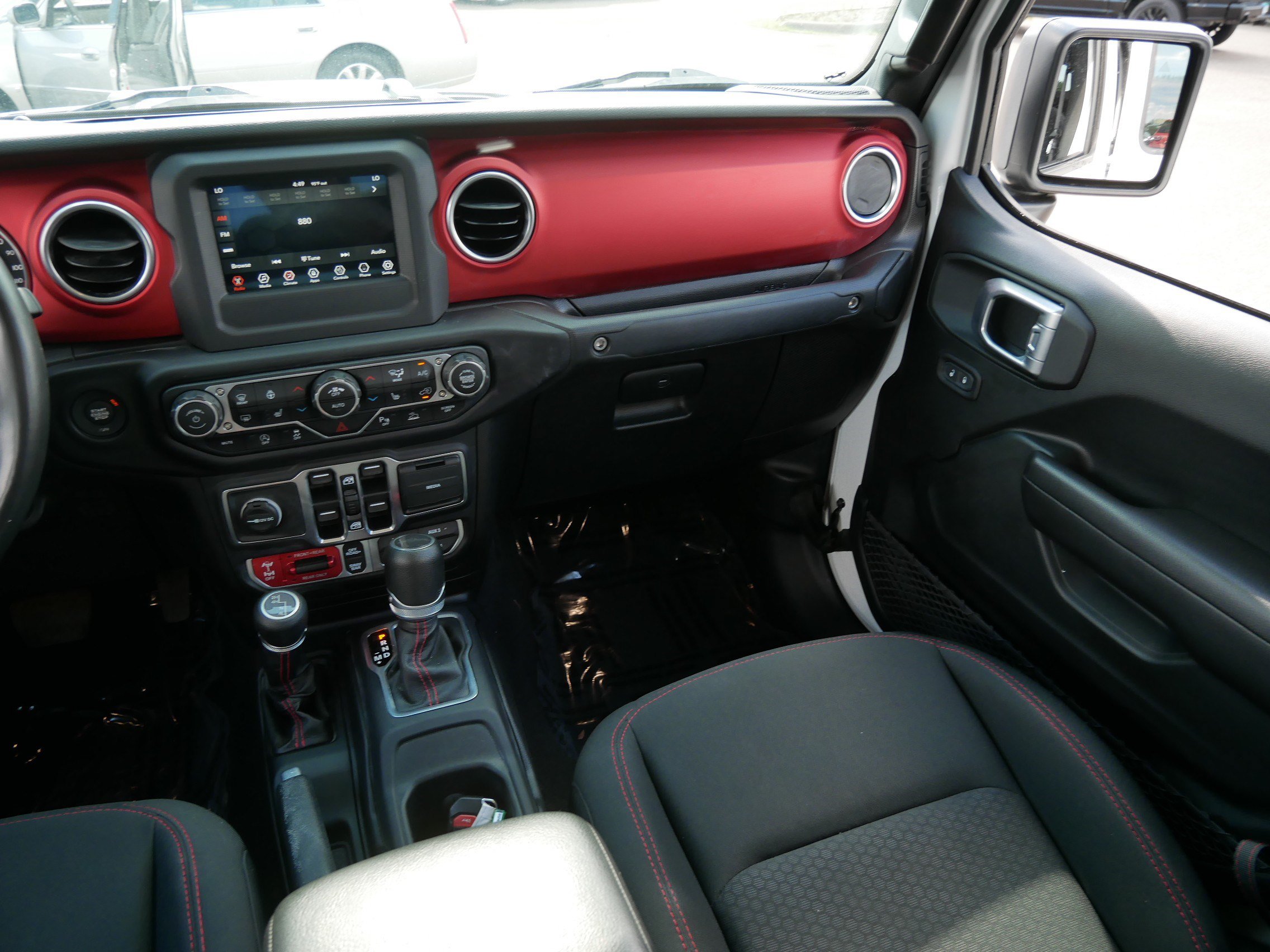 Used 2020 Jeep Gladiator Rubicon w/ Safety Group AWD/4WD image 11