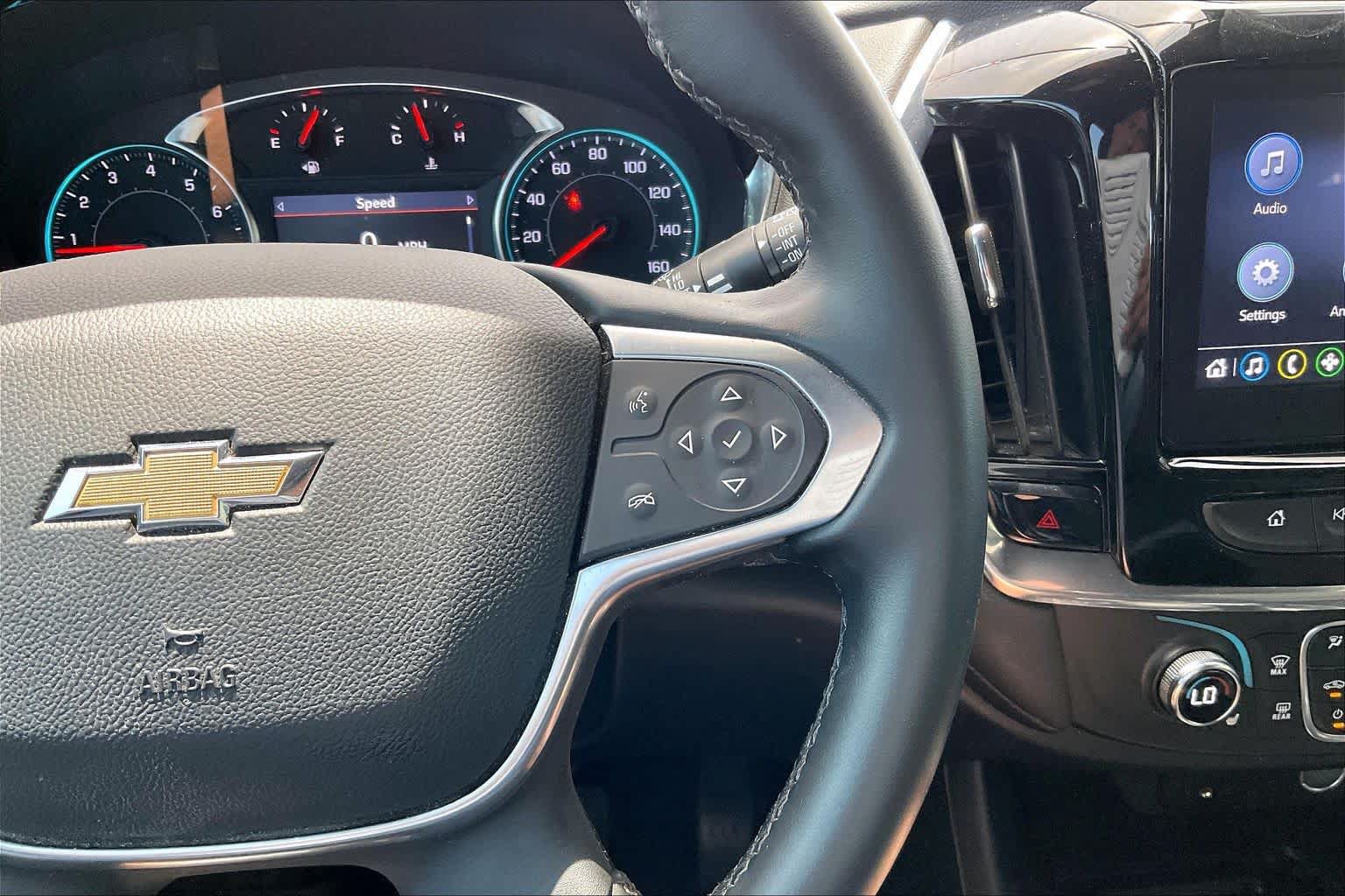 Used 2023 Chevrolet Traverse LT FWD image 23