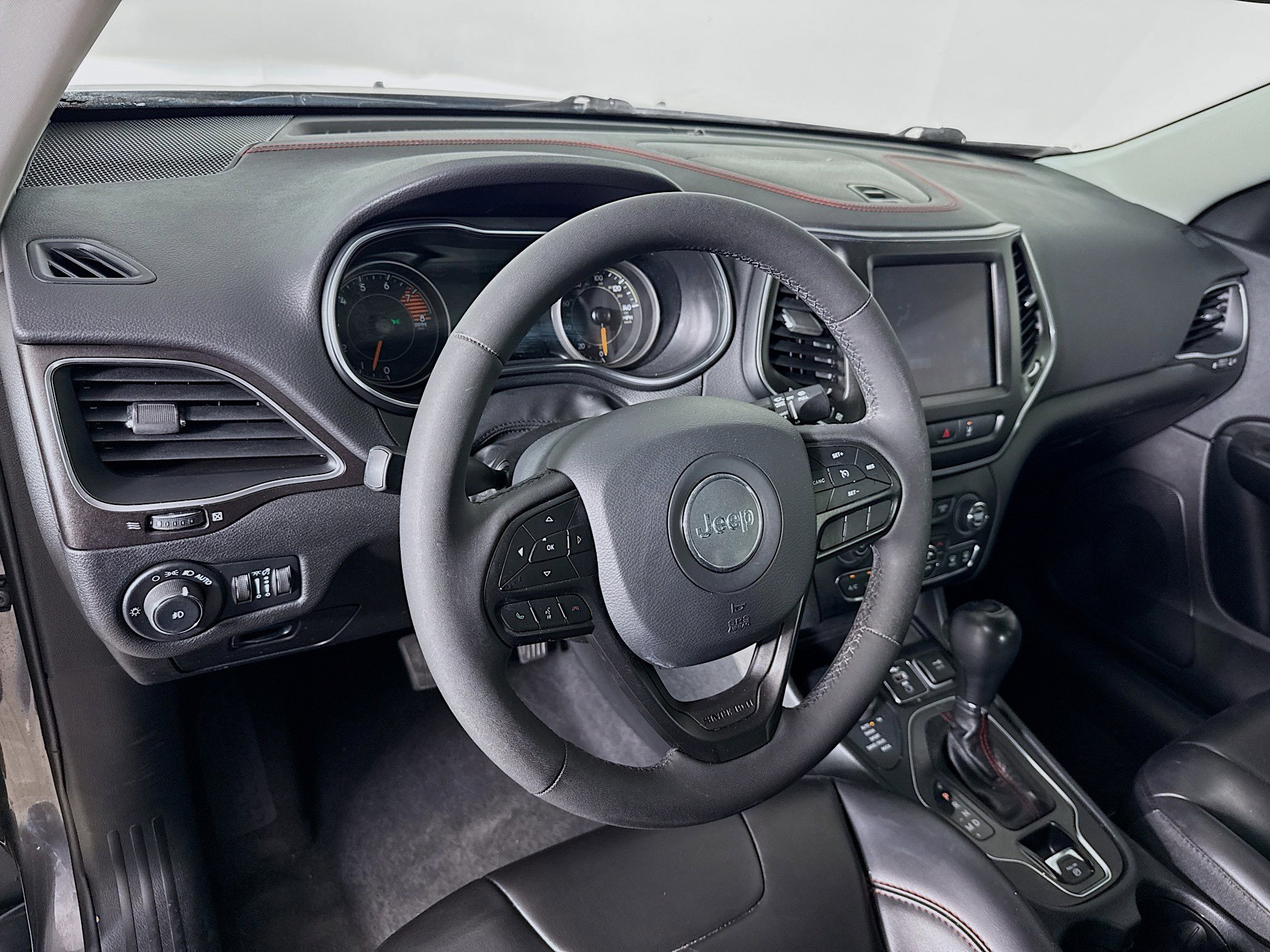 Used 2022 Jeep Cherokee Trailhawk AWD/4WD image 8