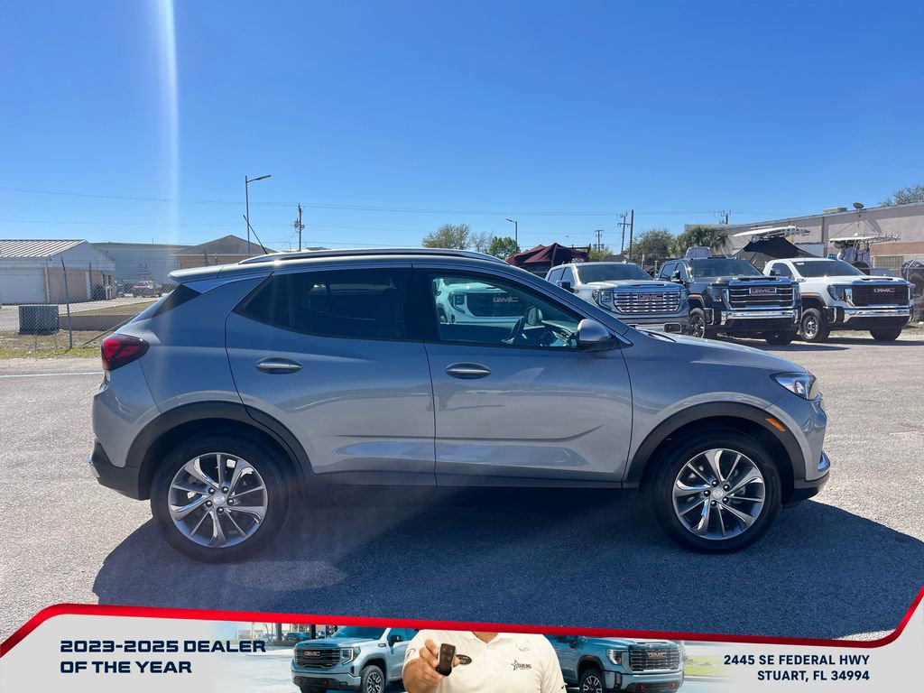Used 2023 Buick Encore GX Essence w/ Experience Buick Package image 8