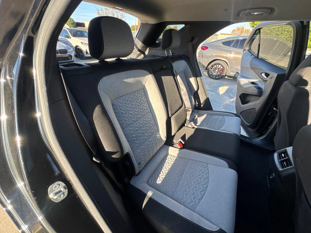 Used 2023 Chevrolet Equinox LT w/ Driver Convenience Package FWD image 4