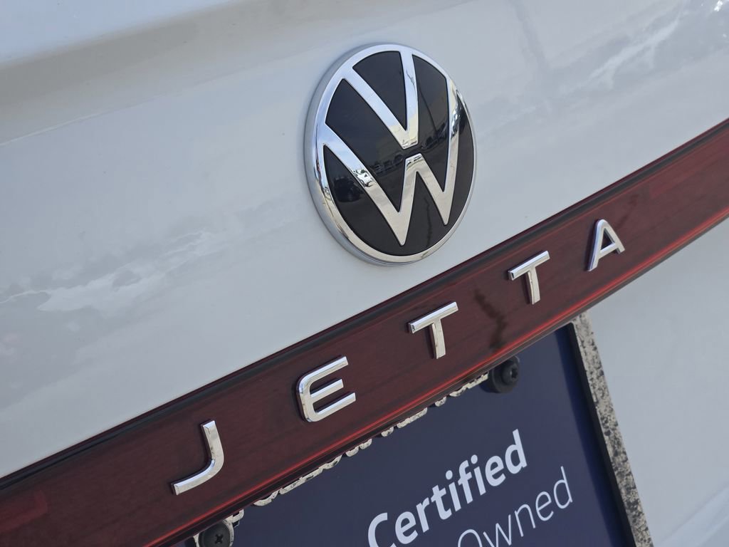 Used 2025 Volkswagen Jetta Sport image 11