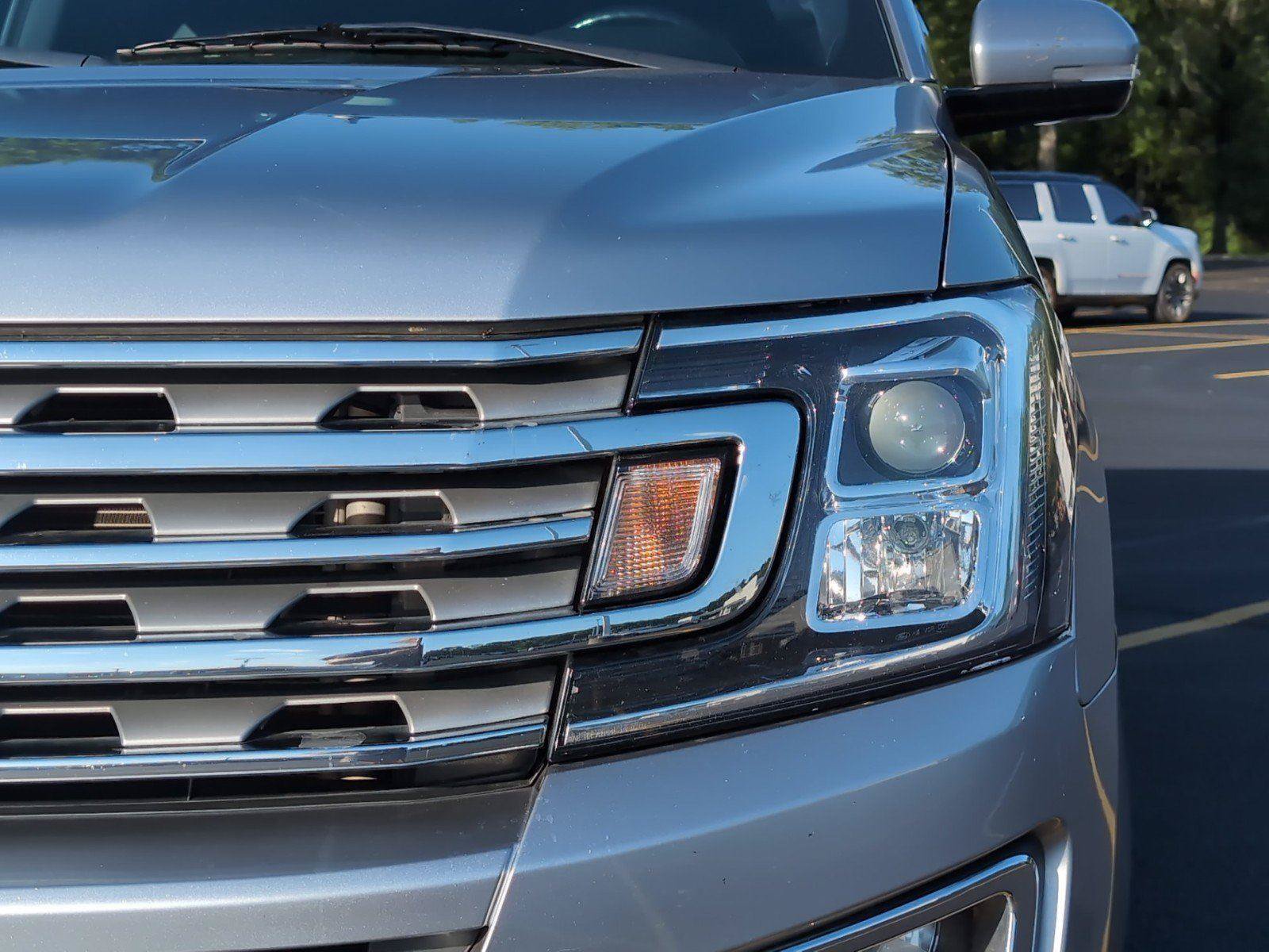 Used 2021 Ford Expedition Limited AWD/4WD image 12