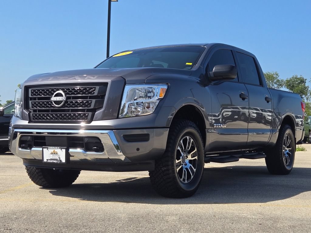 Used 2024 Nissan Titan SV w/ SV Convenience Package AWD/4WD image 4