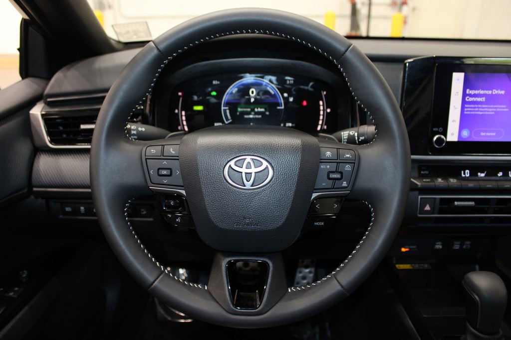 Used 2025 Toyota Camry SE image 21