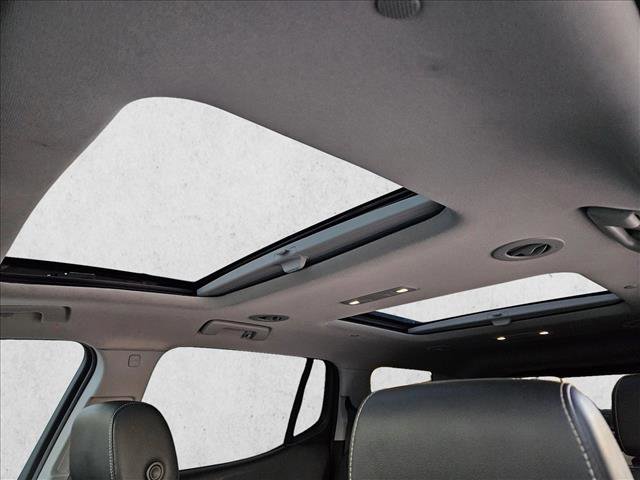 Used 2023 GMC Acadia SLT w/ Elevation Edition image 17