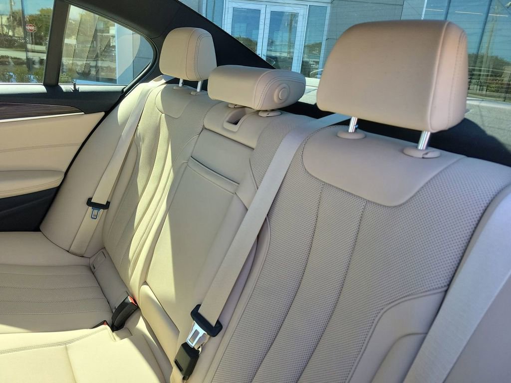 Used 2022 BMW 540i xDrive w/ Convenience Package image 15