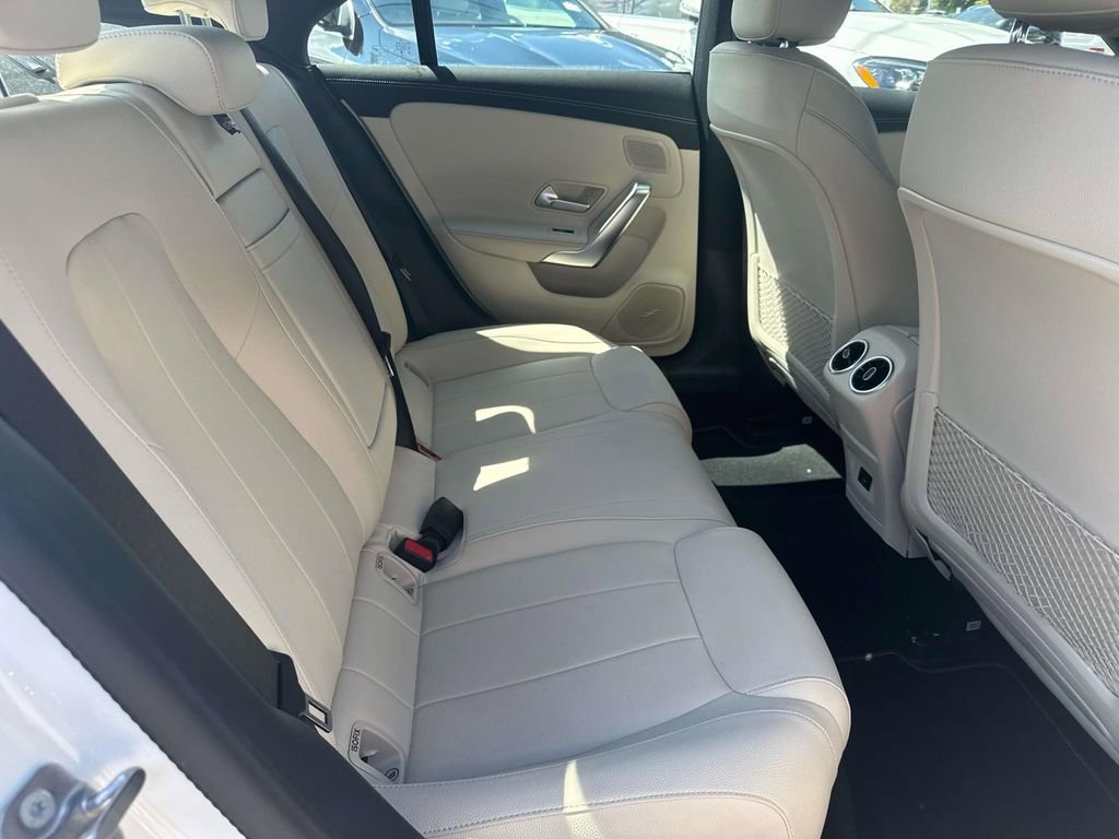 Used 2025 Mercedes-Benz CLA 250 4MATIC image 9