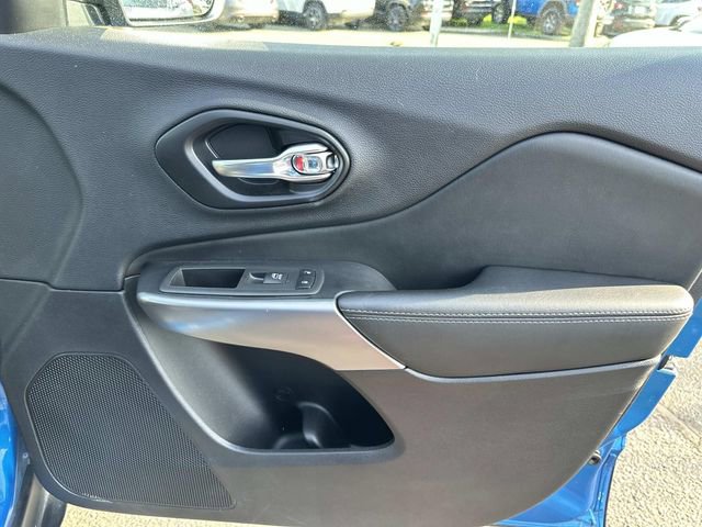 Used 2022 Jeep Cherokee Limited image 8