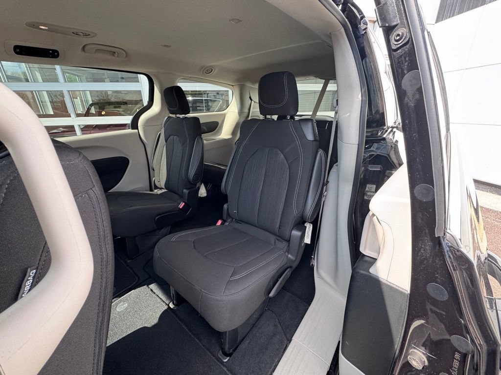 Used 2024 Chrysler Voyager LX FWD image 25