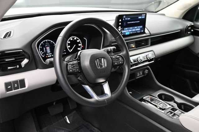 Used 2025 Honda Pilot EX-L image 7