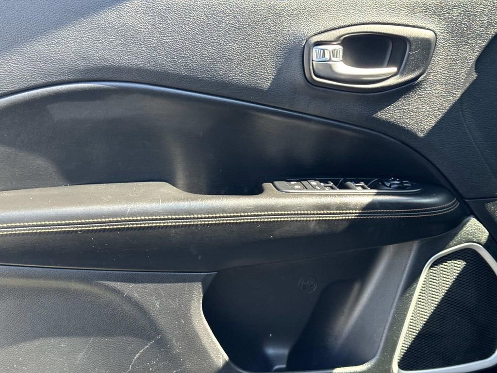 Used 2019 Jeep Compass Limited image 17