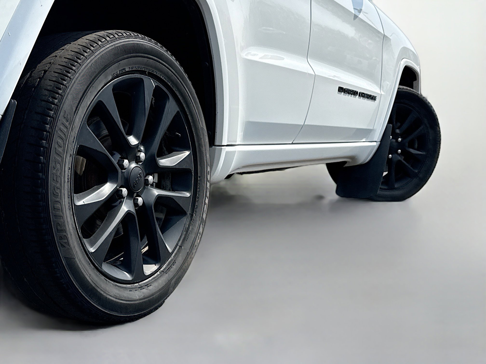 Used 2022 Jeep Grand Cherokee Laredo X AWD/4WD image 17